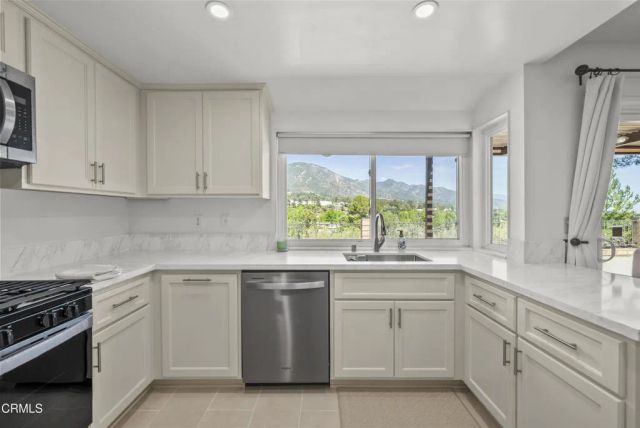 9426 Carlynn Place, Tujunga, CA 91042