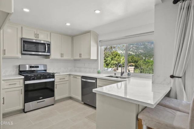 9426 Carlynn Place, Tujunga, CA 91042