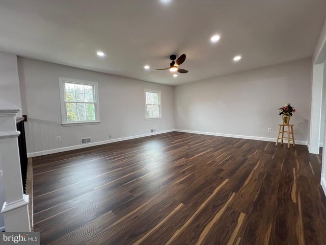9753 MOOR GREEN, Manassas, VA 20112