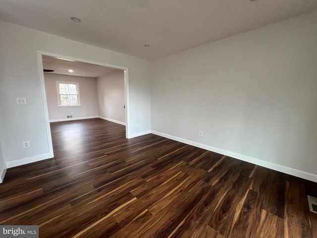 9753 MOOR GREEN, Manassas, VA 20112