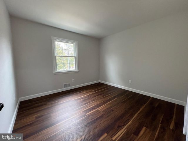 9753 MOOR GREEN, Manassas, VA 20112