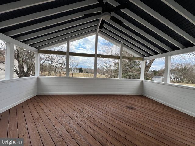 9753 MOOR GREEN, Manassas, VA 20112