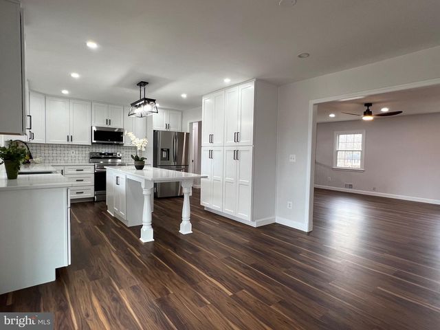 9753 MOOR GREEN, Manassas, VA 20112