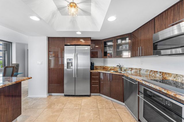 5070 N Ocean Drive 3b, Singer Island, FL 33404