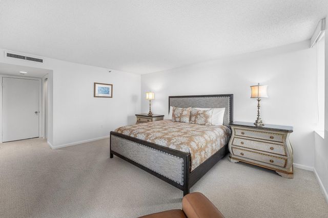 5070 N Ocean Drive 3b, Singer Island, FL 33404