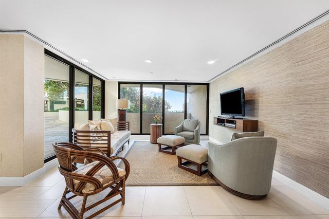 5070 N Ocean Drive 3b, Singer Island, FL 33404