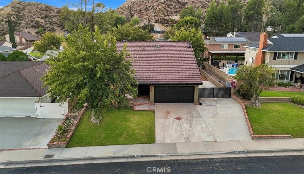 28975 Lotusgarden, Canyon Country, CA 91387 — photo 2