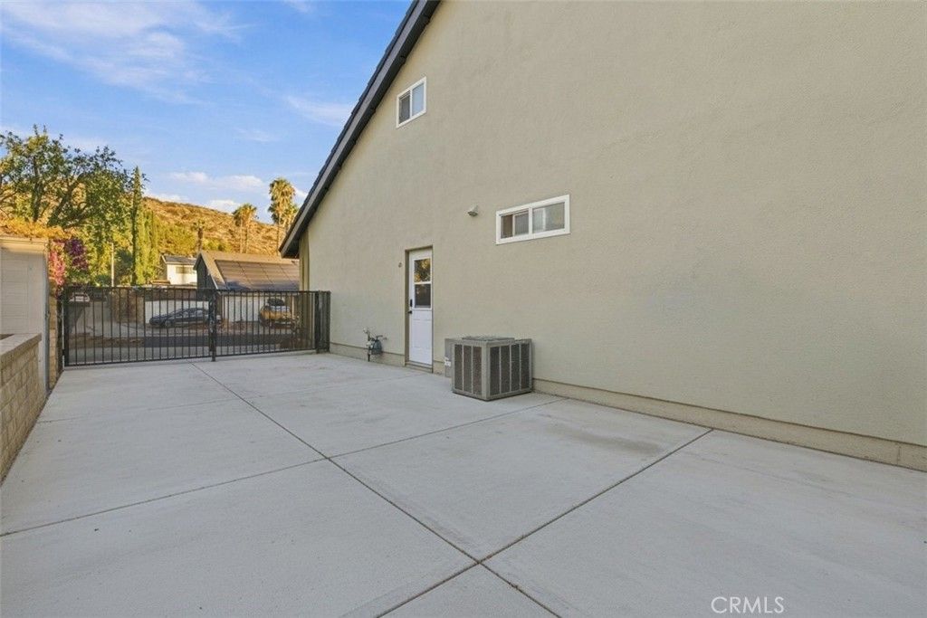 28975 Lotusgarden, Canyon Country, CA 91387 — photo 5