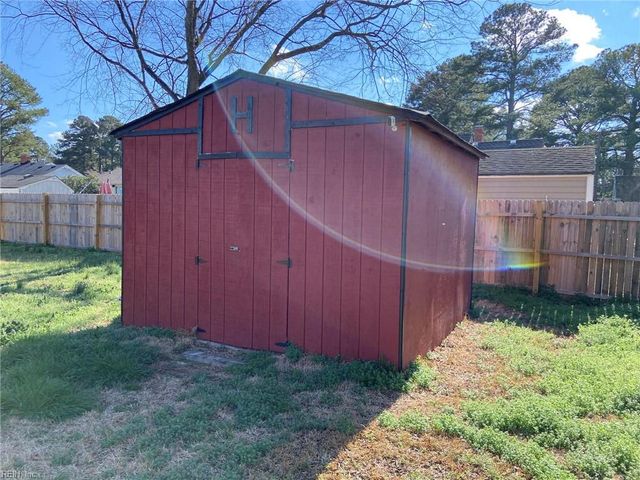 202 Porter RD, Portsmouth, VA 23707