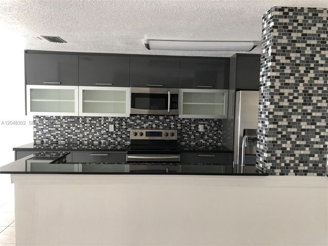 836 NW 82nd Avenue 3, Plantation, FL 33324