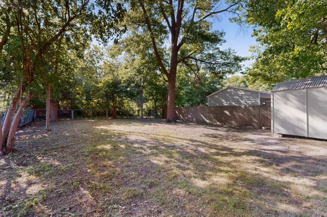 326 Virginia Avenue, Waxahachie, TX 75165
