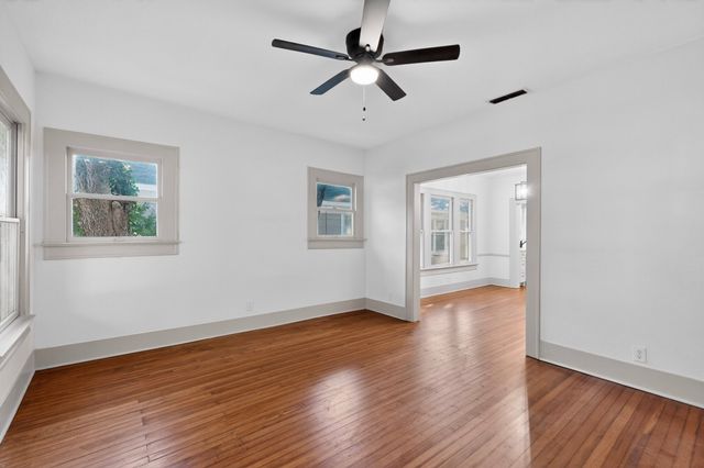 326 Virginia Avenue, Waxahachie, TX 75165