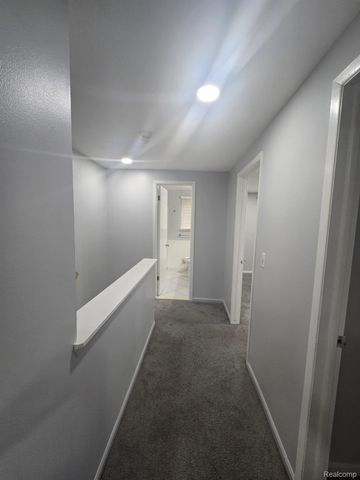 8410 HICKORY DR Drive, Sterling Heights, MI 48312