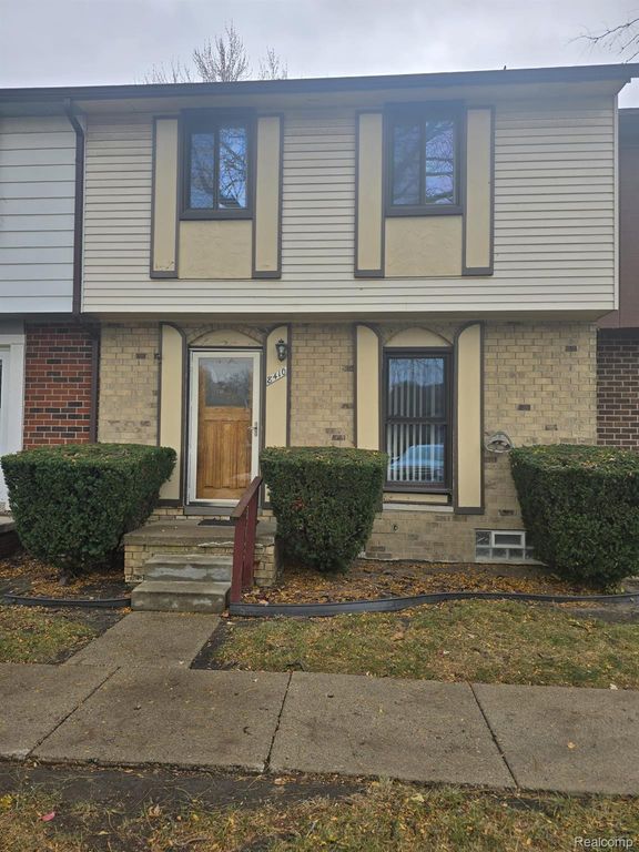 8410 HICKORY DR Drive, Sterling Heights, MI 48312