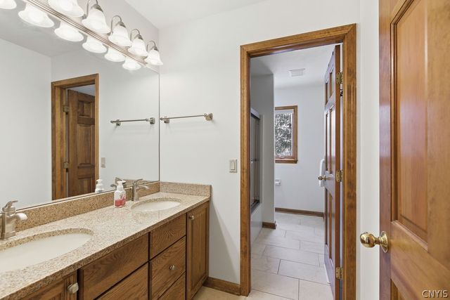 3329 Misty Cove Circle, Lysander, NY 13027