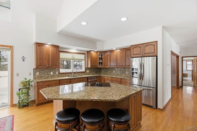 3329 Misty Cove Circle, Lysander, NY 13027