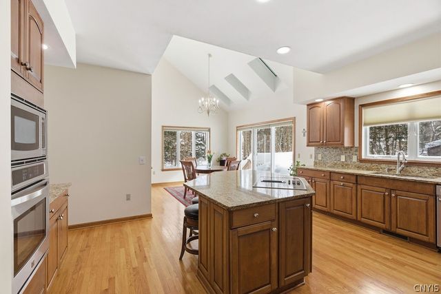 3329 Misty Cove Circle, Lysander, NY 13027