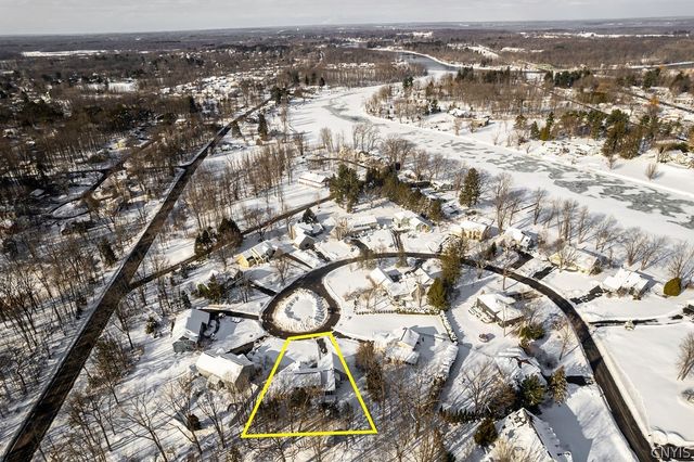 3329 Misty Cove Circle, Lysander, NY 13027