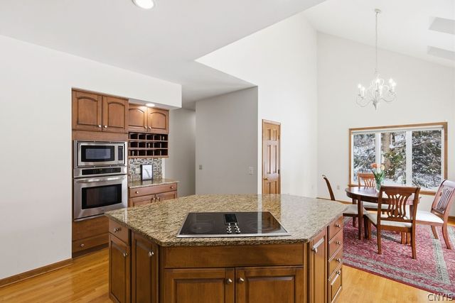 3329 Misty Cove Circle, Lysander, NY 13027