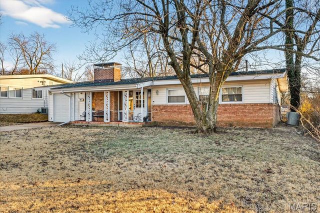 2320 Cherry Lane, Florissant, MO 63033