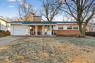 2320 Cherry Lane, Florissant, MO 63033