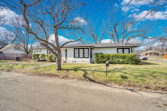 413 Shaw Street, Cleburne, TX 76033