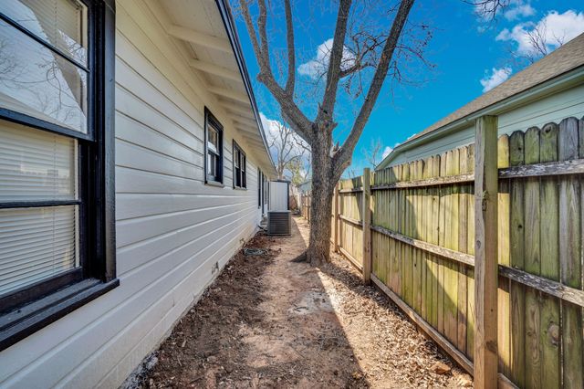 413 Shaw Street, Cleburne, TX 76033