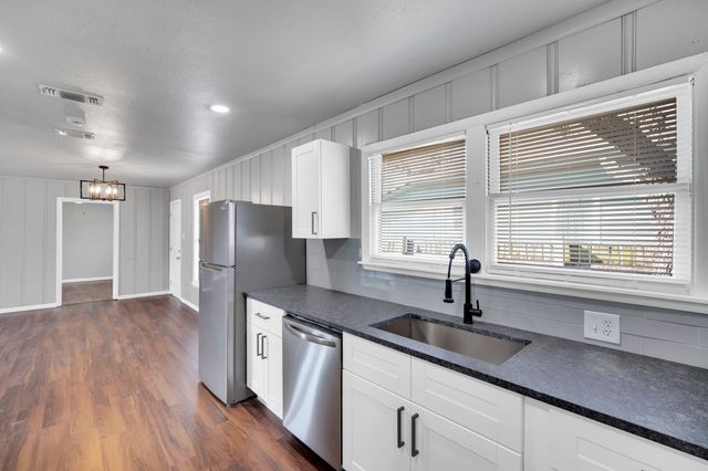413 Shaw Street, Cleburne, TX 76033
