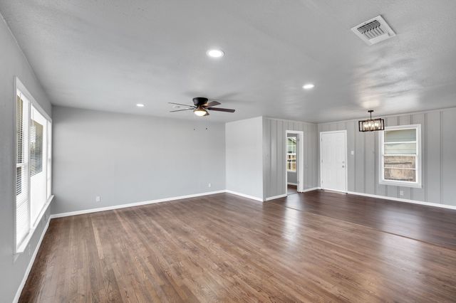 413 Shaw Street, Cleburne, TX 76033