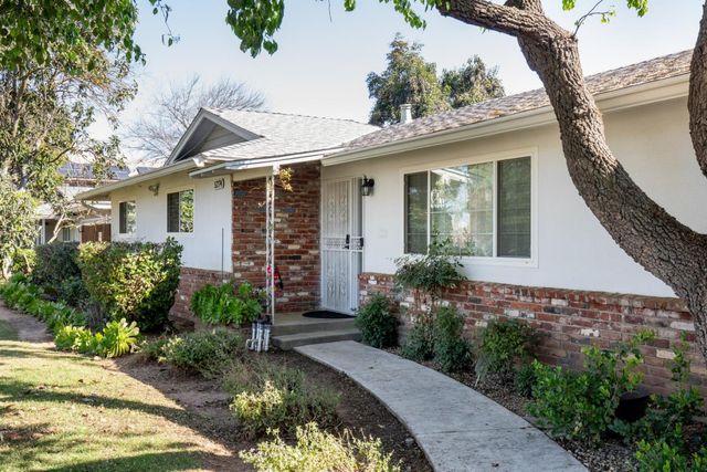 5274 N Nantucket Avenue, Fresno, CA 93704