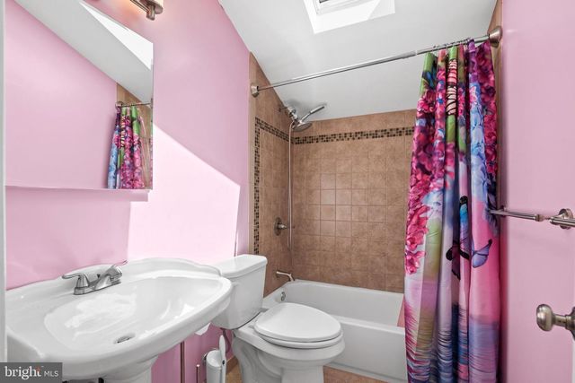48 TOWPATH RD, Levittown, PA 19056