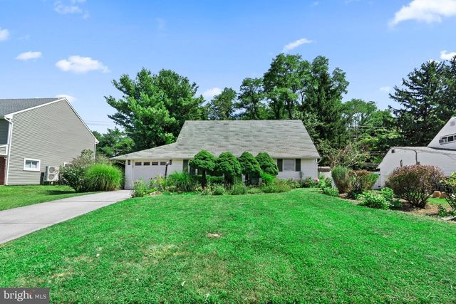 48 TOWPATH RD, Levittown, PA 19056