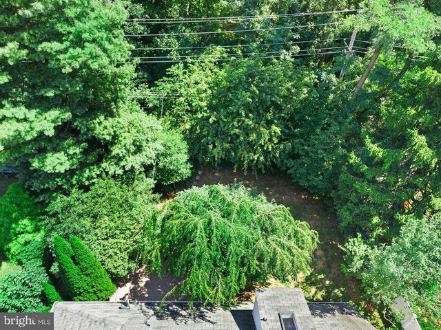 48 TOWPATH RD, Levittown, PA 19056