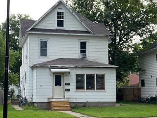 504 W Lyon Street, Marshall, MN 56258