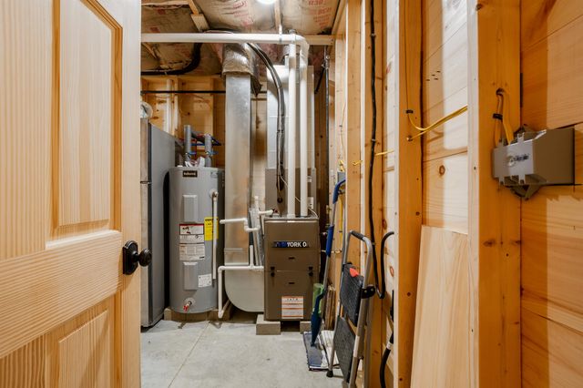 130 Poisson Drive, Canaan, VT 05903