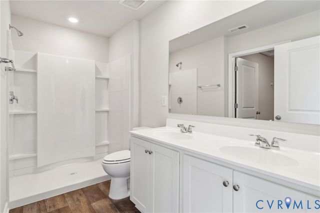 99 Byway Cir, Kilmarnock, VA 22482