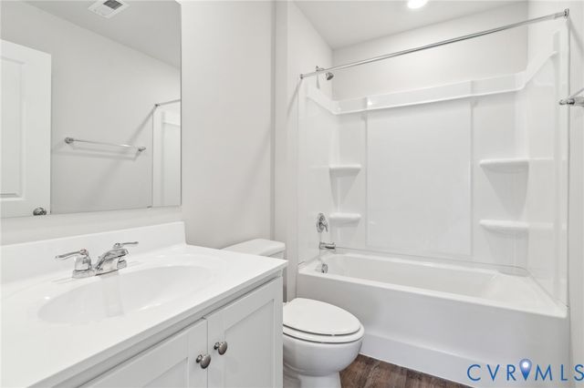 99 Byway Cir, Kilmarnock, VA 22482