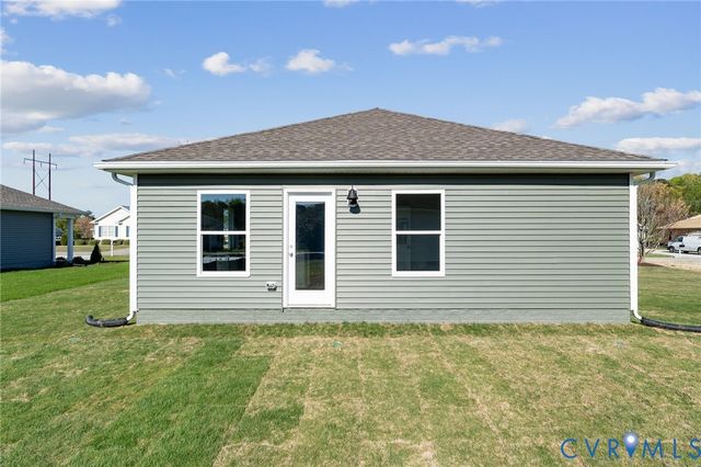 99 Byway Cir, Kilmarnock, VA 22482