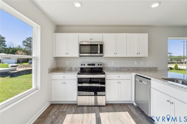 99 Byway Cir, Kilmarnock, VA 22482