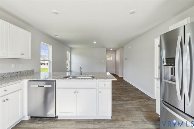 99 Byway Cir, Kilmarnock, VA 22482