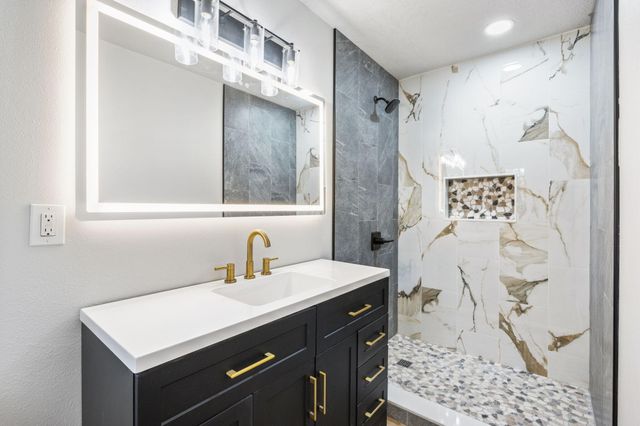 315 NW Leah Miller Drive, Fort Walton Beach, FL 32548