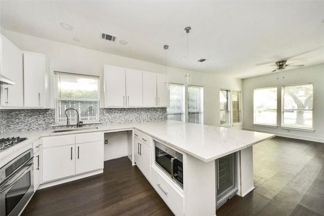 4720 Mckinney Street, Houston, TX 77023