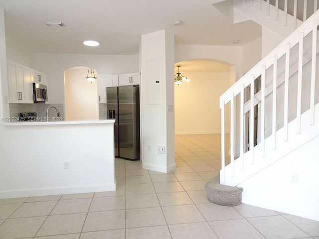 5460 NW 107th Ave 115, Doral, FL 33178