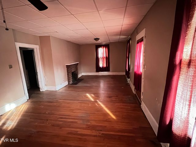 231 Northwest 11th Street, Norton, VA 24273