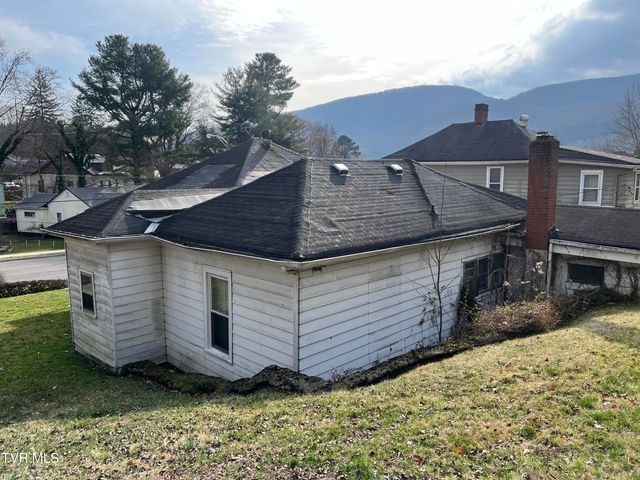 231 Northwest 11th Street, Norton, VA 24273