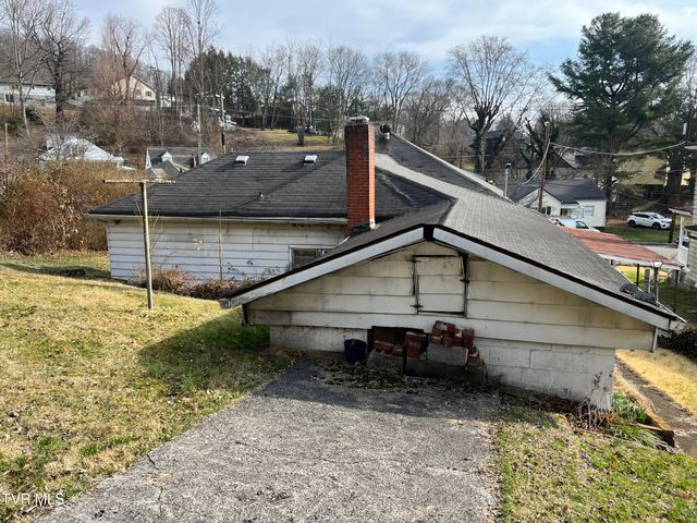 231 Northwest 11th Street, Norton, VA 24273