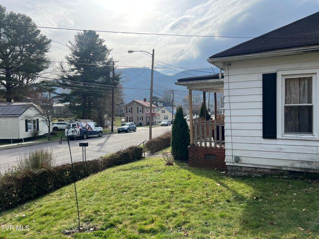 231 Northwest 11th Street, Norton, VA 24273