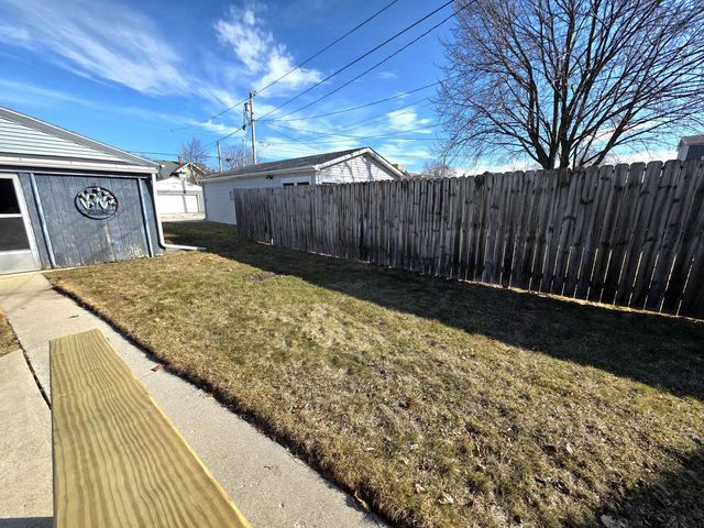 1126 High AVENUE, Sheboygan, WI 53081