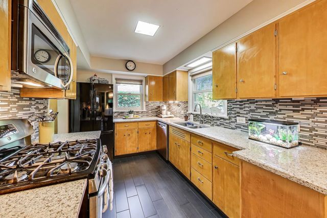 170 Eastview Avenue, Crystal Lake, IL 60014