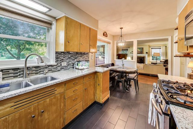 170 Eastview Avenue, Crystal Lake, IL 60014